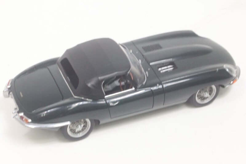 AUTOart/オートアート  1/18 スケール 3点 [ジャガー][アストンマーティン][メルセデスAMG] ミニカーの画像1