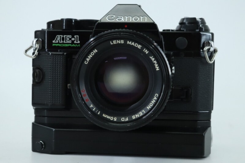 キャノン 【AE-1 プログラム】35mmフォーカルプレーンシャッター式 FD 50mm F=1.4 SSC 一眼レフ フィルムカメラの画像1