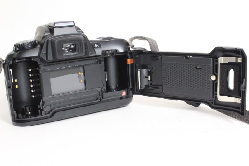 Nikon（ニコン）U2 フィルム一眼カメラ・レンズ AF Zoom Nikkor 2本の画像1