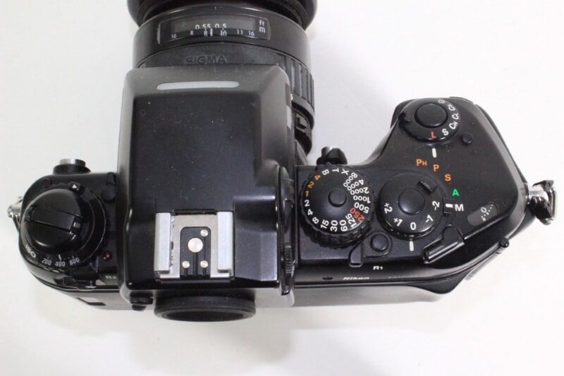 Nikon（ニコン）  F4 フィルム一眼レフカメラ・レンズ SIGMA 35-70mm F3.5-4.5の画像1