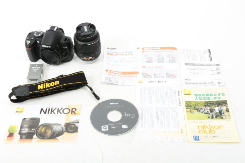 Nikon ・ D3000 18-55 VR Kit AF-S DX NIKKOR 18-55mm f/3.5-5.6G VRの画像1