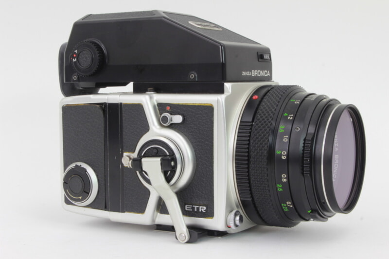 ZENZA BRONIKA（ゼンザブロニカ）ETR-SP 中判カメラ・レンズ ZENZANON MC 75mm F2.8 + AE-II プリズムファインダーの画像1