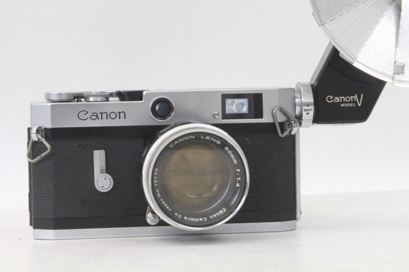 Canon P（キヤノン・ポピュレール）/ 50mm F1.4 + FLASH UNIT MODEL Vの画像1