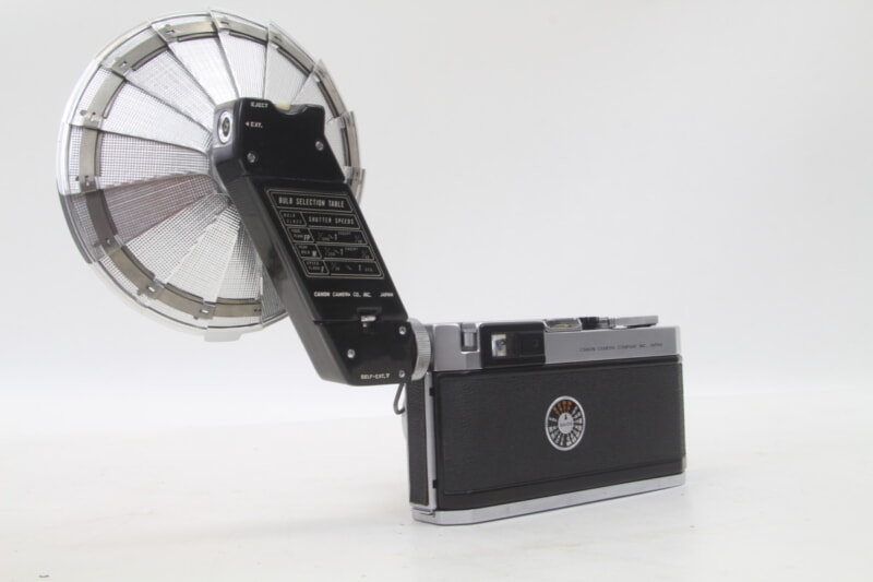 Canon P（キヤノン・ポピュレール）/ 50mm F1.4 + FLASH UNIT MODEL Vの画像1