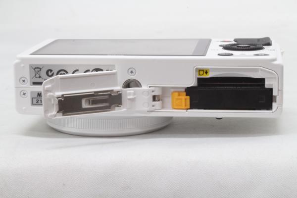 Nikon（ニコン）COOLPIX P330 ホワイト コンパクトデジタルカメラの画像1