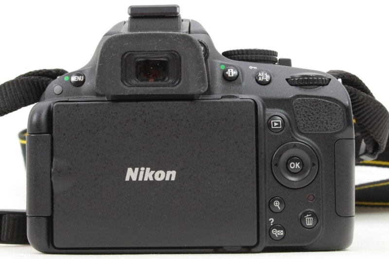 Nikon（ニコン）D5100 デジタル一眼レフカメラ / AF-S DX NIKKOR 18-55mm f/3.5-5.6G VRの画像1