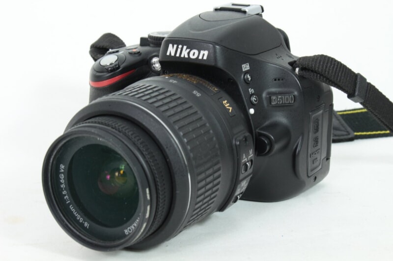 Nikon（ニコン）D5100 デジタル一眼レフカメラ / AF-S DX NIKKOR 18-55mm f/3.5-5.6G VRの画像1