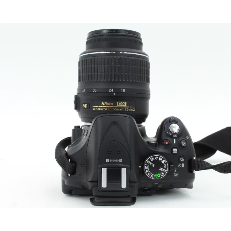 Nikon デジタル一眼レフカメラ D5200 AF-S NIKKOR 18-55㎜ 1：3.5-5.6Gの画像1