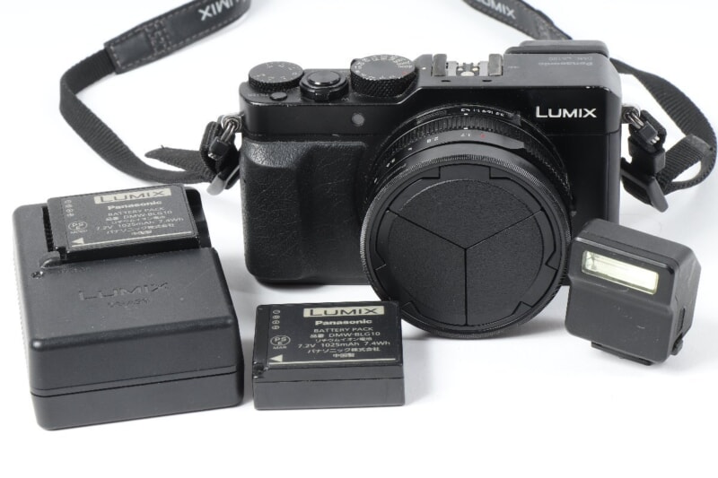 Panasonic（パナソニック）LUMIX DMC-LX100 デジタルカメラ / ストロボ DMW-FL70の画像1