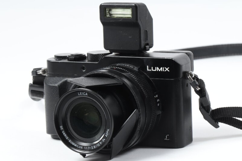 Panasonic（パナソニック）LUMIX DMC-LX100 デジタルカメラ / ストロボ DMW-FL70の画像1