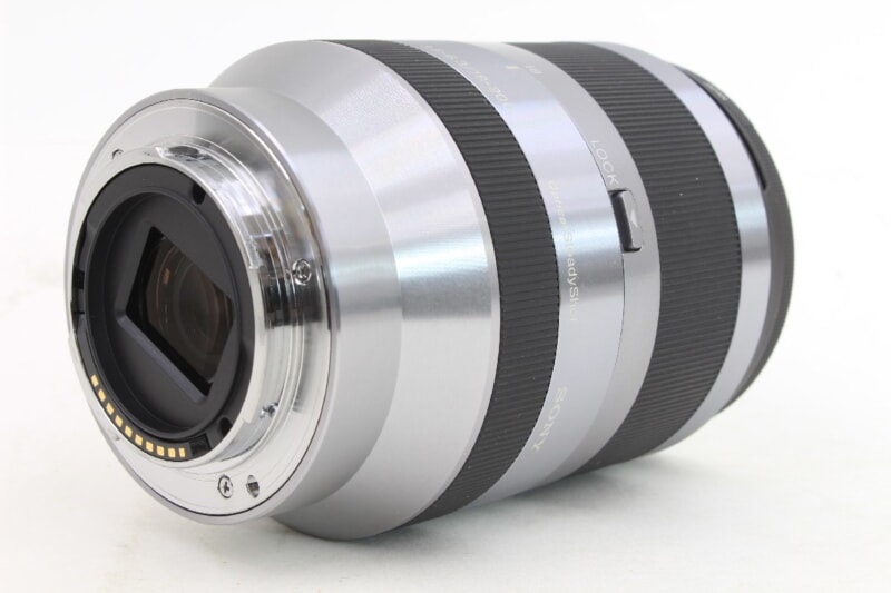 SONY（ソニー）E 18-200mm F3.5-6.3 OSS α・Eマウント用 高倍率ズームレンズ（SEL18200）の画像1