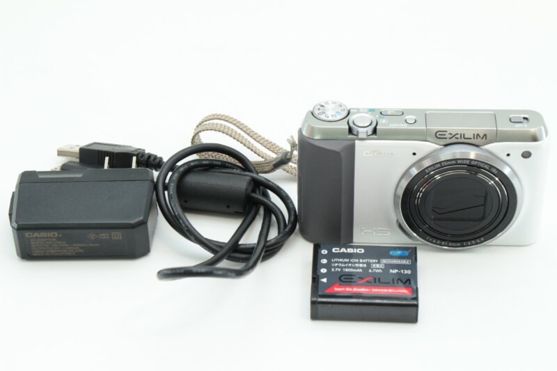 CASIO（カシオ）EXILIM（エクシリム）EX-ZR700 ホワイト コンパクトデジタルカメラの画像1