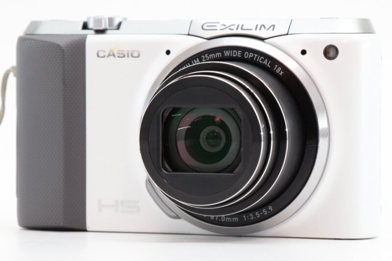 CASIO（カシオ）EXILIM（エクシリム）EX-ZR700 ホワイト コンパクトデジタルカメラの画像1