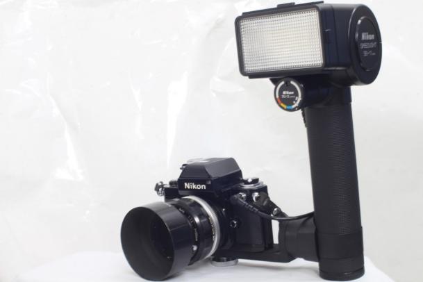 Nikon（ニコン）F2 フィルム一眼レフカメラ / NIKKOR-S･C 55mm F1.2 + SB-11スピードライト + SK-4ブラケットの画像1
