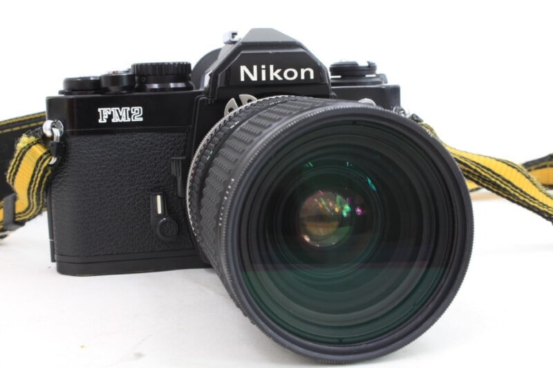 Nikon（ニコン）FM2 フィルム一眼レフカメラ  ブラック / 28-85㎜ F3.5-4.5 / マグニファイヤーDG-2の画像1