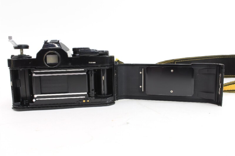 Nikon（ニコン）FM2 フィルム一眼レフカメラ  ブラック / 28-85㎜ F3.5-4.5 / マグニファイヤーDG-2の画像1