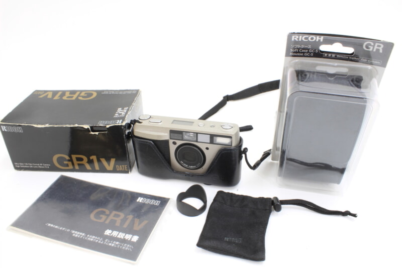 RICOH（リコー）GR1v コンパクトフィルムカメラ シルバーの画像1