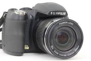 FUJIFILM フジフィルム コンパクトデジタルカメラ FinePix HS10の買取り品の画像