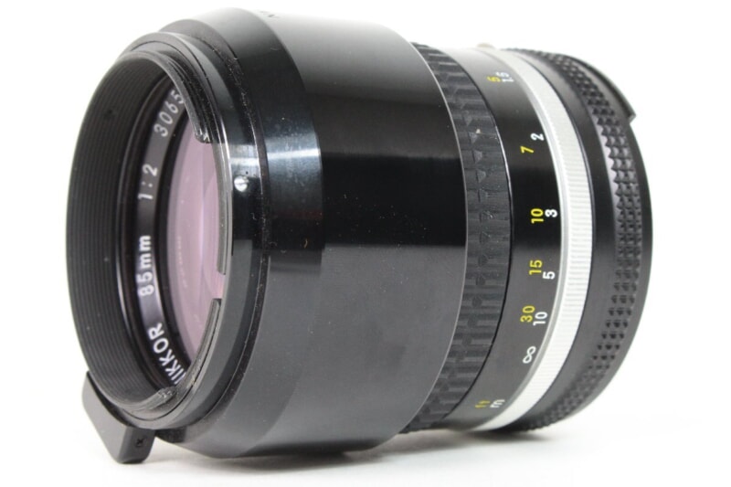 Nikon（ニコン）NIKKOR 85mm F2 中望遠レンズの画像1