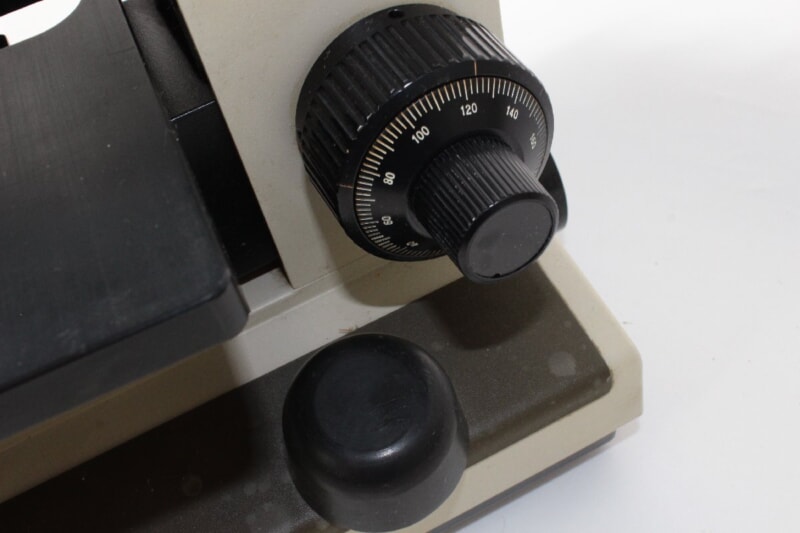 OLYMPUS（オリンパス）双眼生物顕微鏡 BH2 (BHT)、トランスユニット（電源・照明装置）TGHの画像1