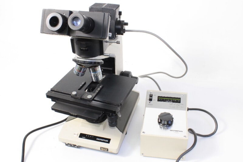 OLYMPUS（オリンパス）双眼生物顕微鏡 BH2 (BHT)、トランスユニット（電源・照明装置）TGHの画像1