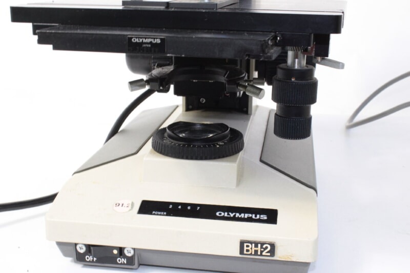 OLYMPUS（オリンパス）双眼生物顕微鏡 BH2 (BHT)、トランスユニット（電源・照明装置）TGHの画像1
