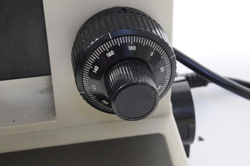 OLYMPUS（オリンパス）双眼生物顕微鏡 BH2 (BHT)、トランスユニット（電源・照明装置）TGHの画像1