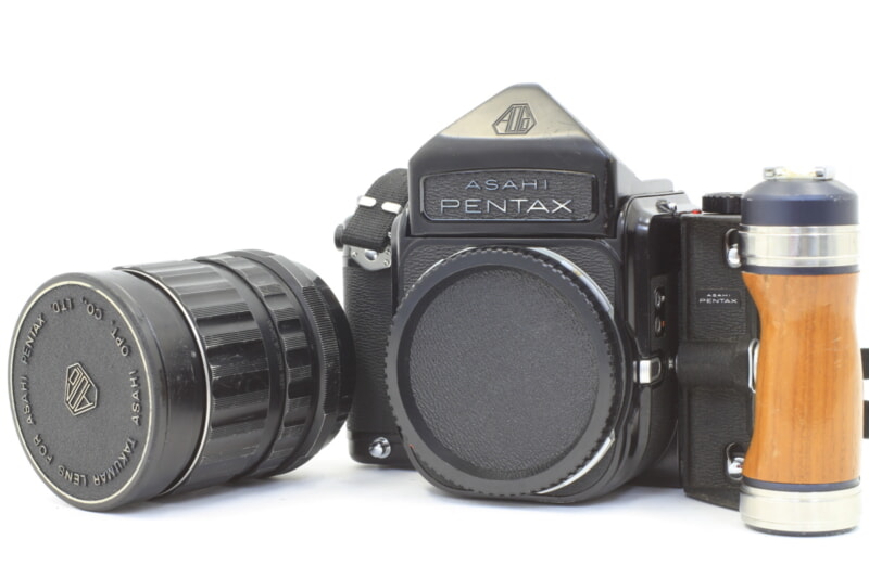 ASAHI PENTAX（アサヒペンタックス）6×7 中判カメラ・レンズ TAKUMAR 75mm F4.5 + 純正ウッドグリップの画像1