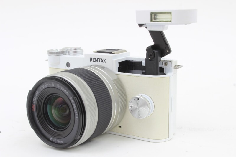 PENTAX（ペンタックス） Q-S1 プレミアムスモールデジタル一眼の画像1