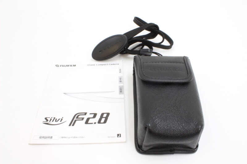 FUJIFILM（富士フィルム）silvi F2.8 コンパクトフィルムカメラ ブラックの画像1