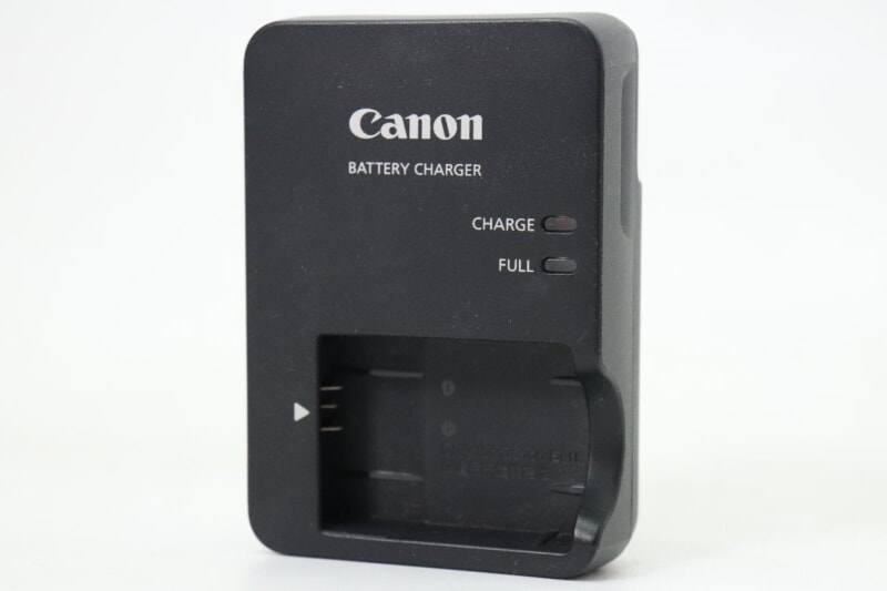 Canon（キヤノン）PowerShot SX720 HS ブラック コンパクトデジタルカメラ バッテリー・充電器付の画像1