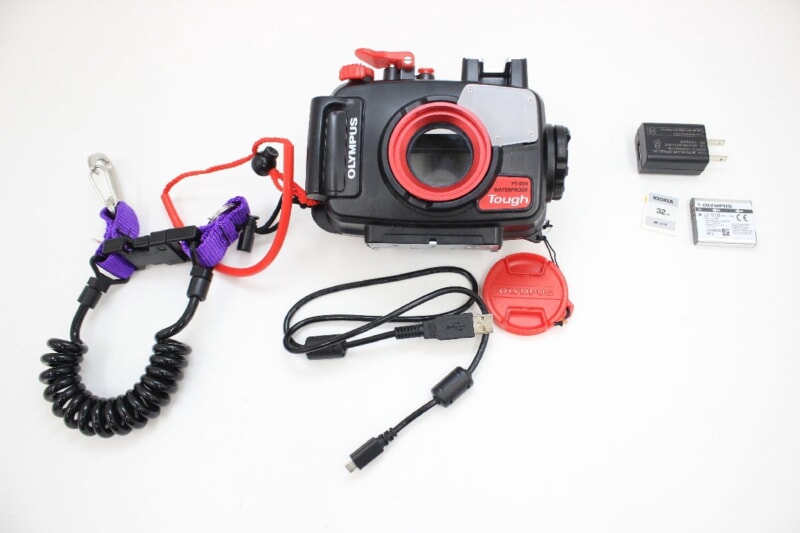 OLYMPUS（オリンパス）Tough TG-6 防水デジタルカメラ（防水/防じん/耐衝撃/耐荷重/耐低温）+ 防水プロテクター PT-059の画像1