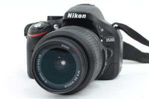 Nikon デジタル一眼レフカメラ D5200 AF-S NIKKOR 18-55㎜ 1：3.5-5.6Gの買取り品の画像