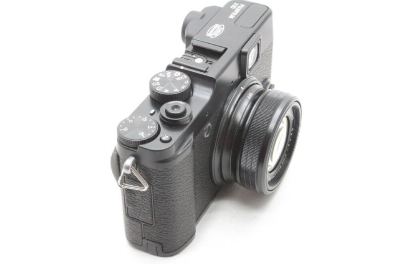 FUJIFILM（富士フィルム）X10 コンパクトデジタルカメラ フジノンレンズ 2/3型EXR CMOSセンサー搭載の画像1