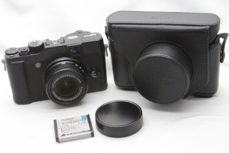FUJIFILM（富士フィルム）X10 コンパクトデジタルカメラ フジノンレンズ 2/3型EXR CMOSセンサー搭載の画像1