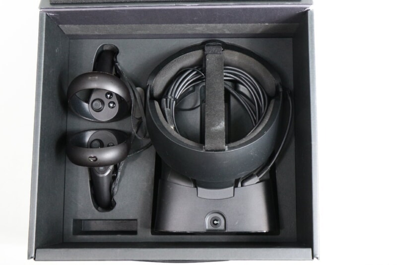 Lenovo Oculus Rift S [DX45JH]  VRヘッドセット/コントローラーの画像1