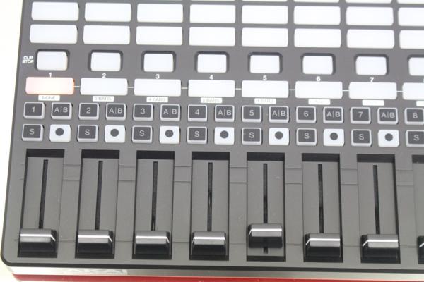 AKAI professional（アカイ） APC40 MKⅡMIDIコントローラーの画像1