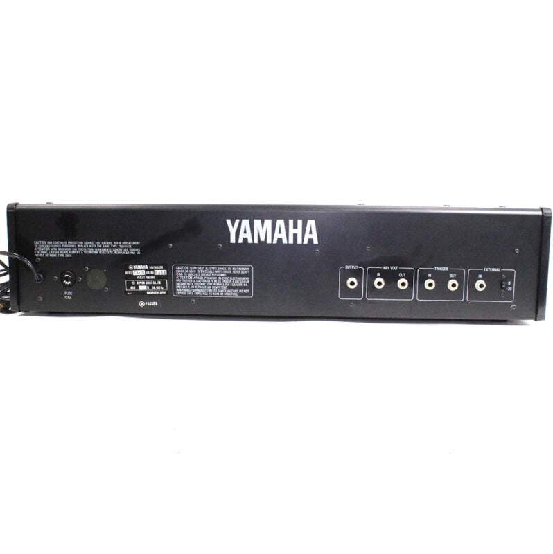YAMAHA（ヤマハ）シンセサイザー CS-10 ハードケース付の画像1