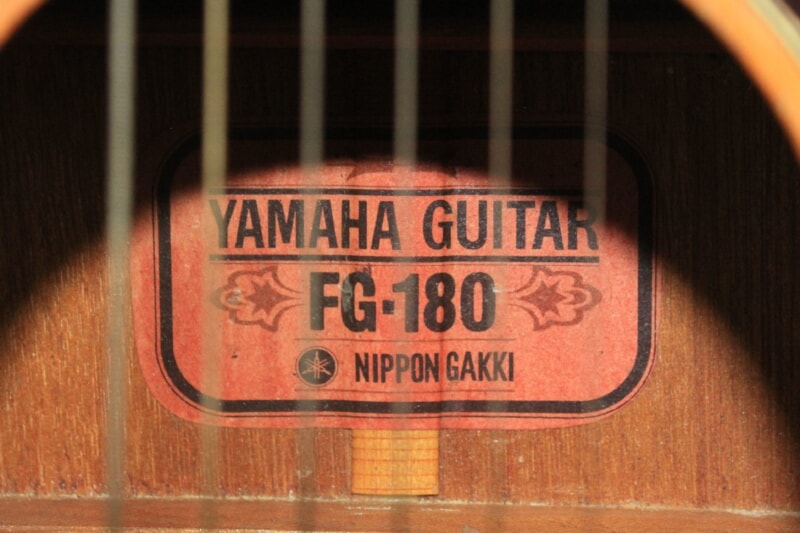 YAMAHA（ヤマハ）アコースティックギター FG-180（赤ラベル）の画像1