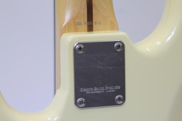 Fender JAPAN（フェンダージャパン）ジャズベース ホワイトの画像1