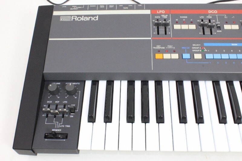 Roland（ローランド）JUNO-106 ポリフォニックシンセサイザー ソフトケース付の画像1