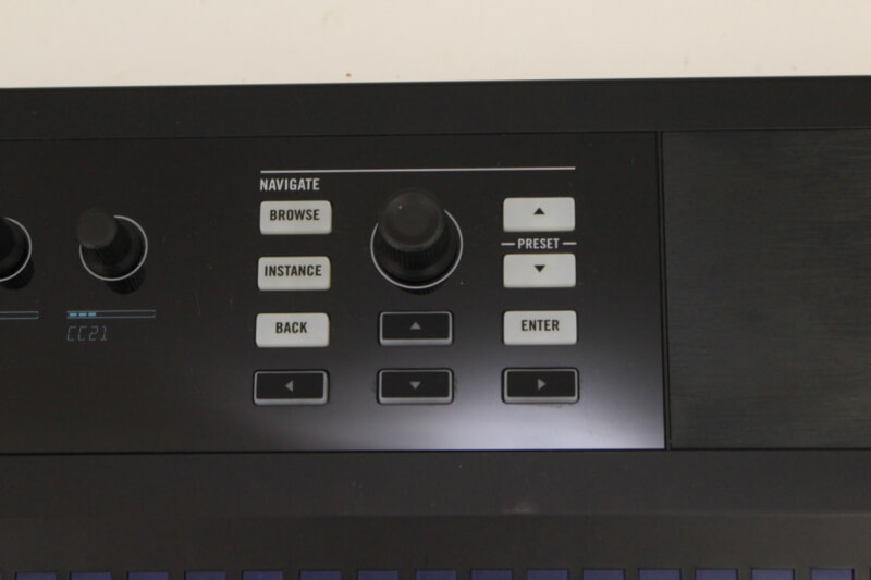 Native Instruments（ネイティブ・インストゥルメンツ）MIDIキーボード KOMPLETE KONTROL S61の画像1