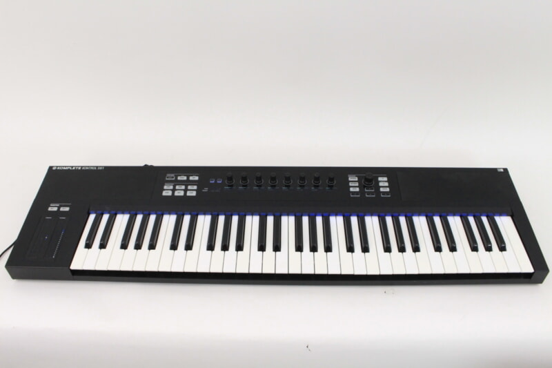 Native Instruments（ネイティブ・インストゥルメンツ）MIDIキーボード KOMPLETE KONTROL S61の画像1