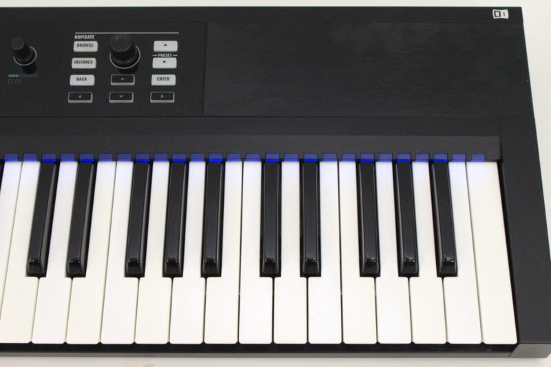 Native Instruments（ネイティブ・インストゥルメンツ）MIDIキーボード KOMPLETE KONTROL S61の画像1