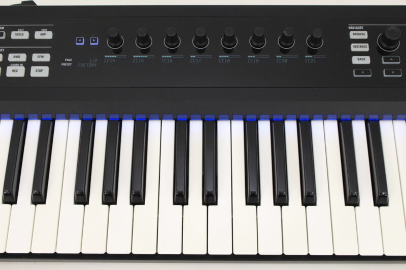 Native Instruments（ネイティブ・インストゥルメンツ）MIDIキーボード KOMPLETE KONTROL S61の画像1