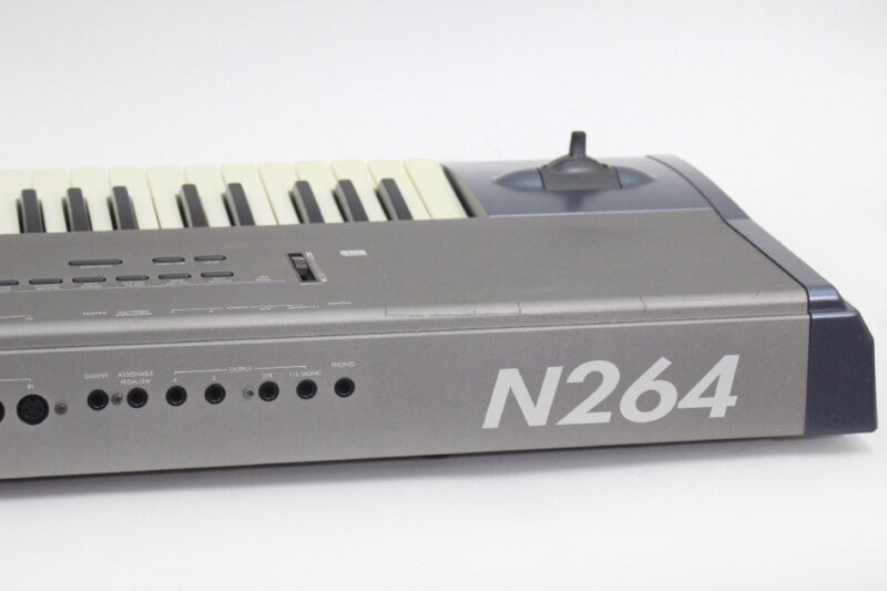 KORG（コルグ）N264 マルチティンバー・シンセサイザー 76鍵盤の画像1