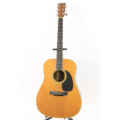Martin C.F.MARTIN＆Co EST. 1833 NAZARETH.PA D-35 アコースティックギター 専用ケース付の買取り品の画像