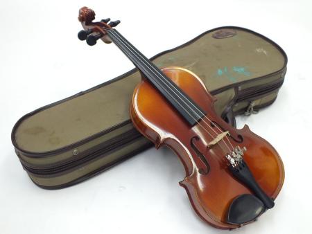 SUZUKI（スズキバイオリン）No.300 1/8 ケース付きの画像1