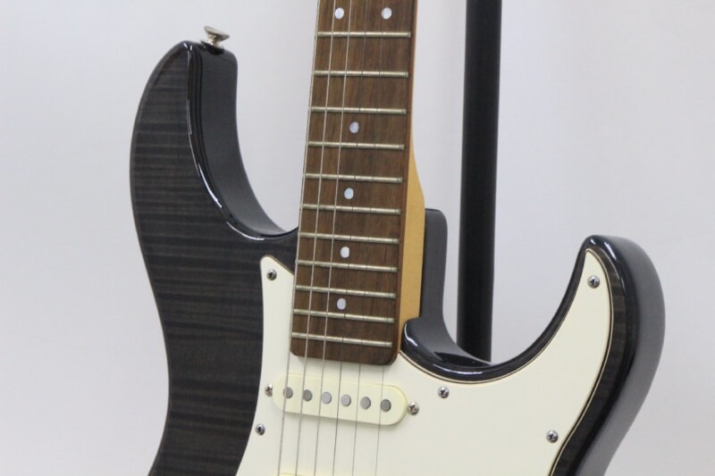 YAMAHA（ヤマハ）PACIFICA（パシフィカ）PAC212VFMの画像1