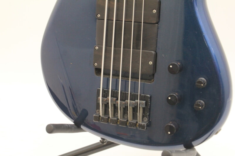 MOON （ムーン）　CUSTOM GUITARS for PROFESSIONAL 5弦エレキベースの画像1